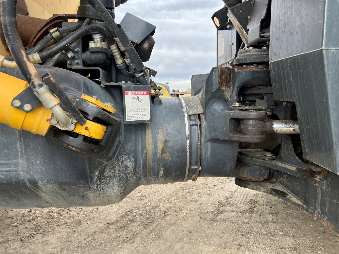 2014 Komatsu HM400 3 Rock Truck / 40 Ton Off Highway Truck #9565 BP