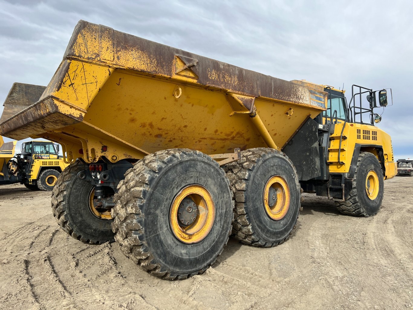 2014 Komatsu HM400 3 Rock Truck / 40 Ton Off Highway Truck #9565 BP