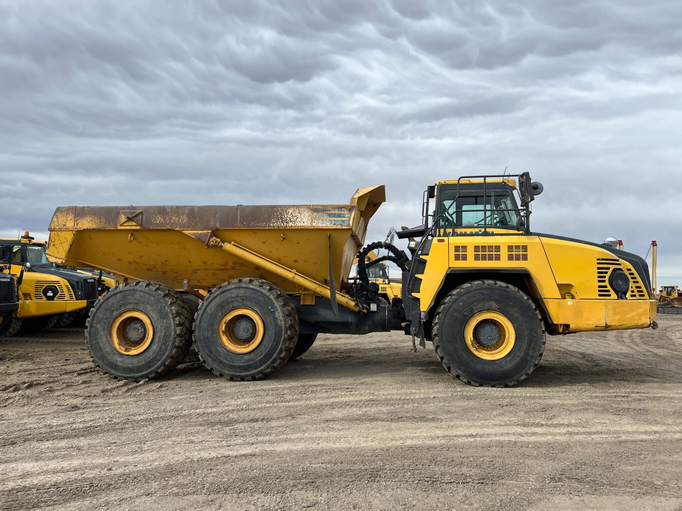 2014 Komatsu HM400 3 Rock Truck / 40 Ton Off Highway Truck #9565 BP