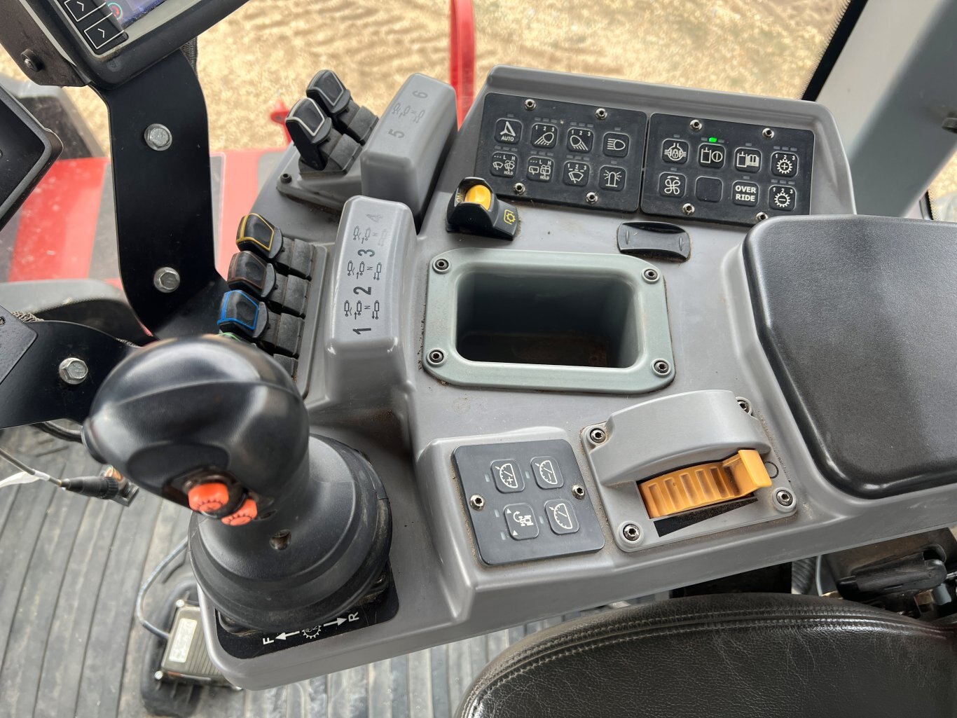 2014 Versatile 550DT Quad Track Tractor with 16 ft. Pitbull 3060AD Blade #9594 BP