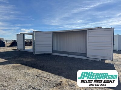 40 foot seacan 1 front and 2 large side doors 1 trip #10511 JPH