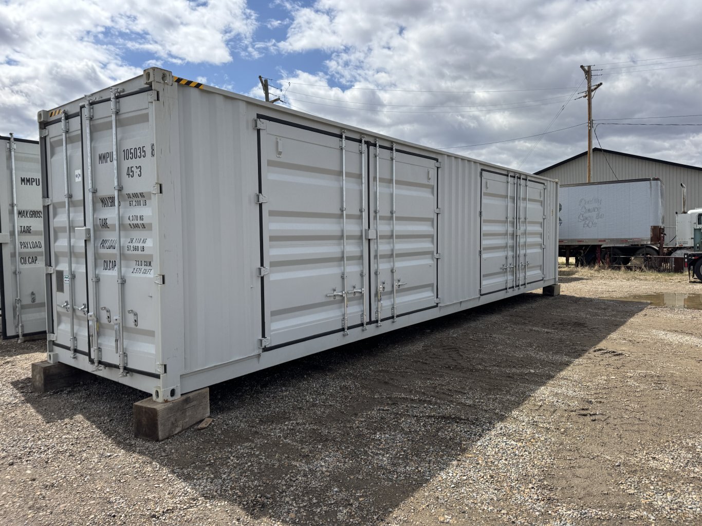 40 ft. seacan 1 front and 2 large side doors 1 trip #10547 JPH