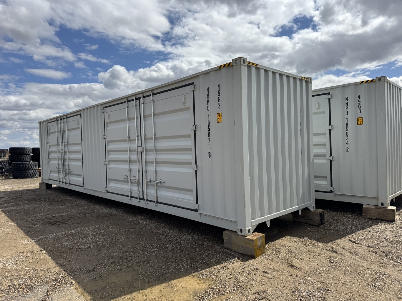 40 ft. seacan 1 front and 2 large side doors 1 trip #10547 JPH