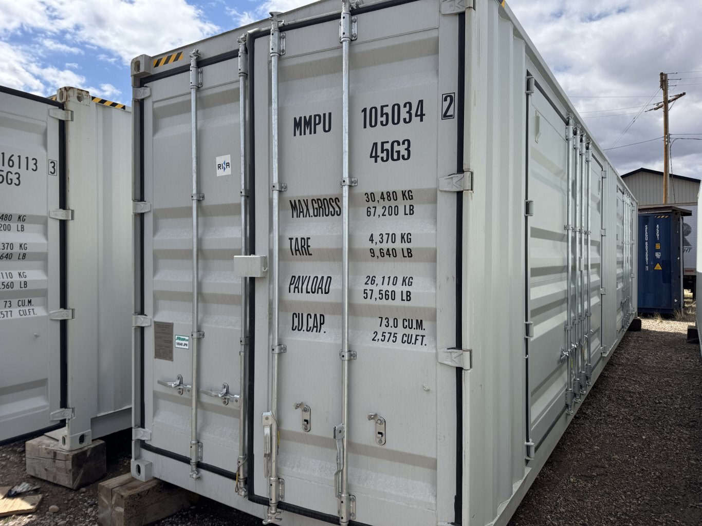 40 ft. seacan 1 front and 2 large side doors 1 trip #10548 JPH