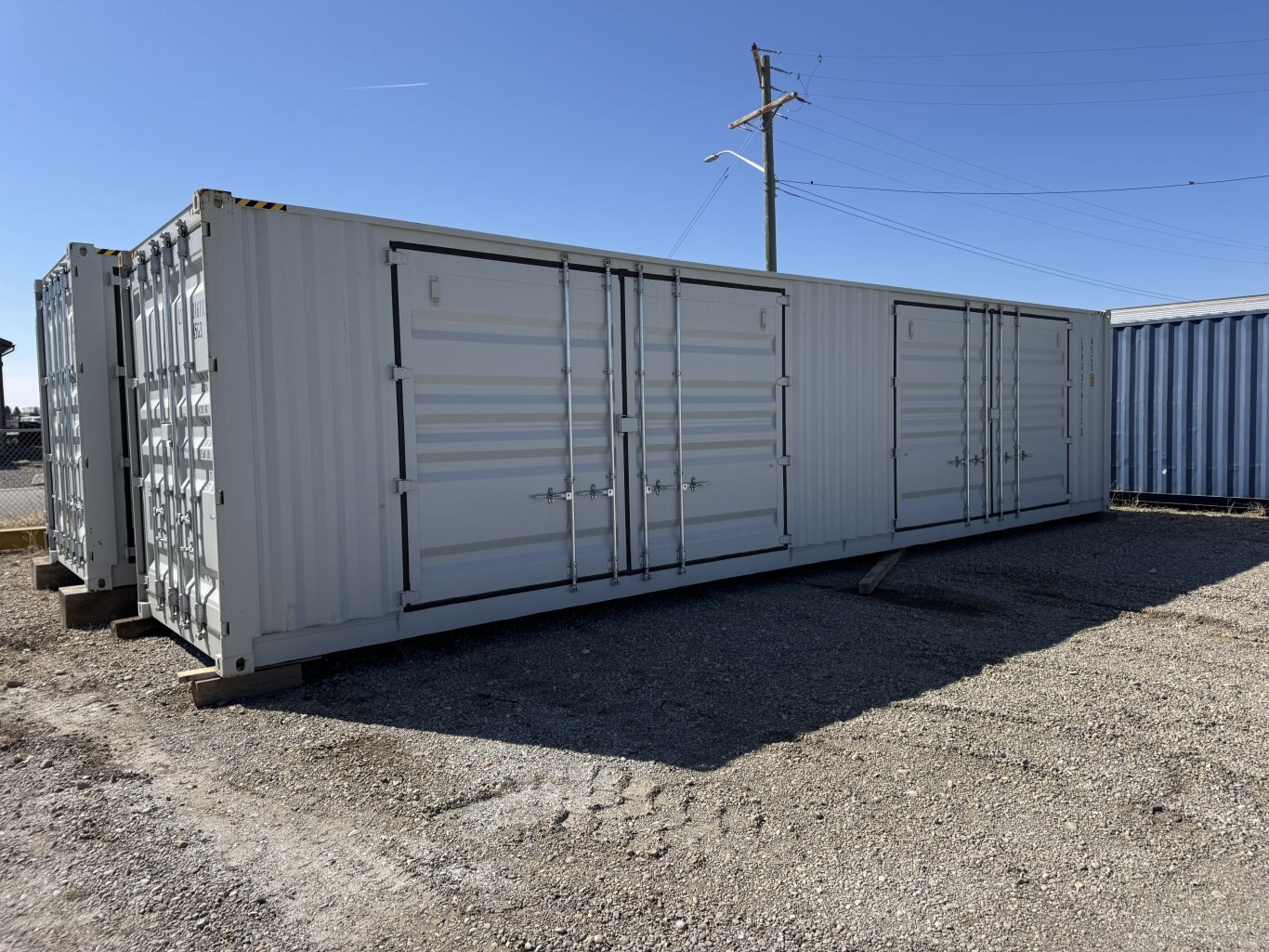 40 ft. seacan 1 front and 2 large side doors 1 trip #10548 JPH