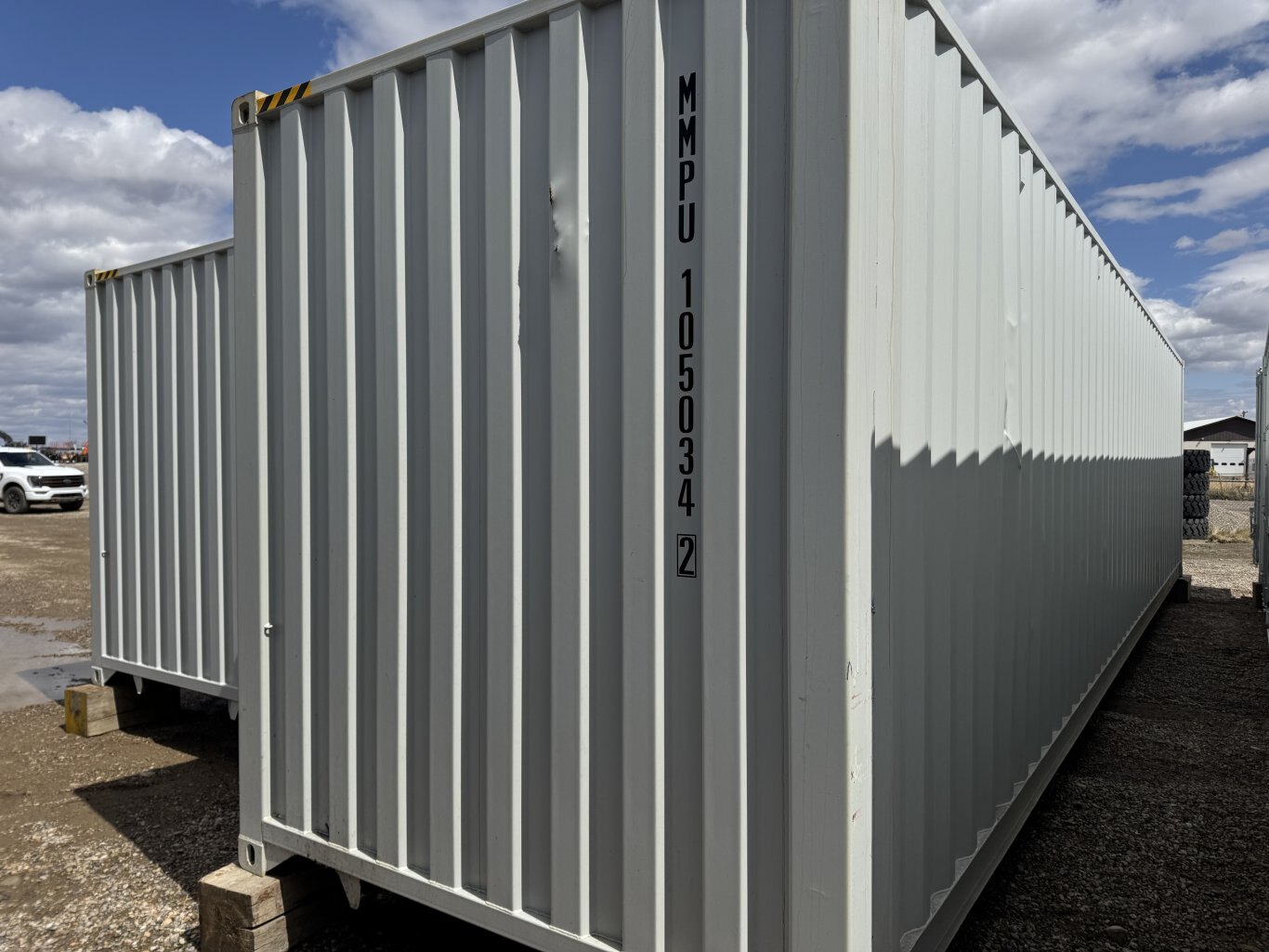 40 ft. seacan 1 front and 2 large side doors 1 trip #10548 JPH