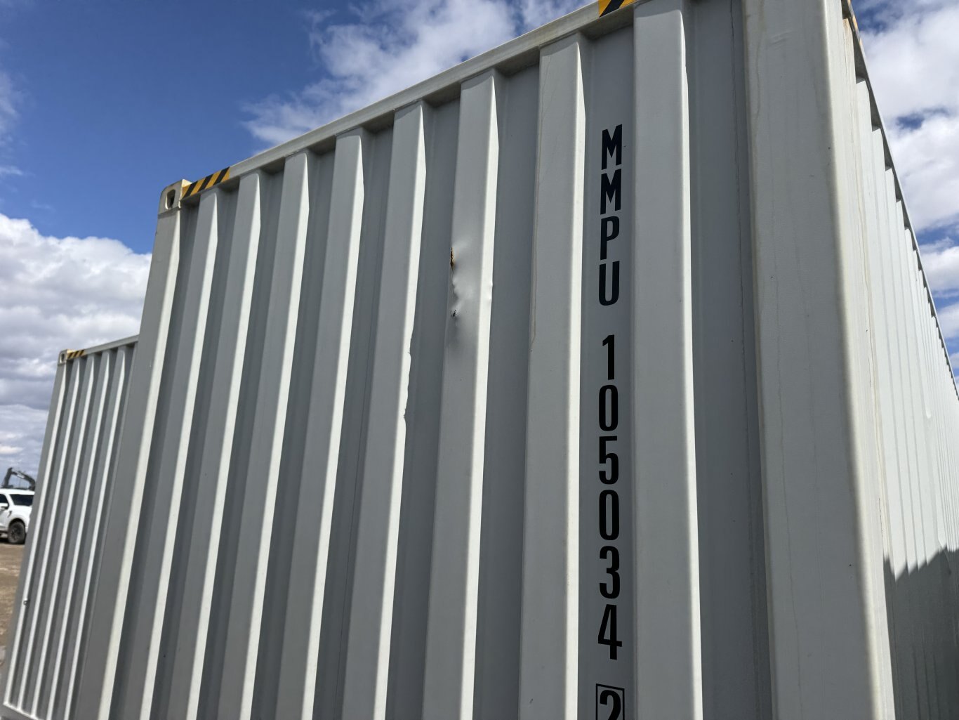 40 ft. seacan 1 front and 2 large side doors 1 trip #10548 JPH