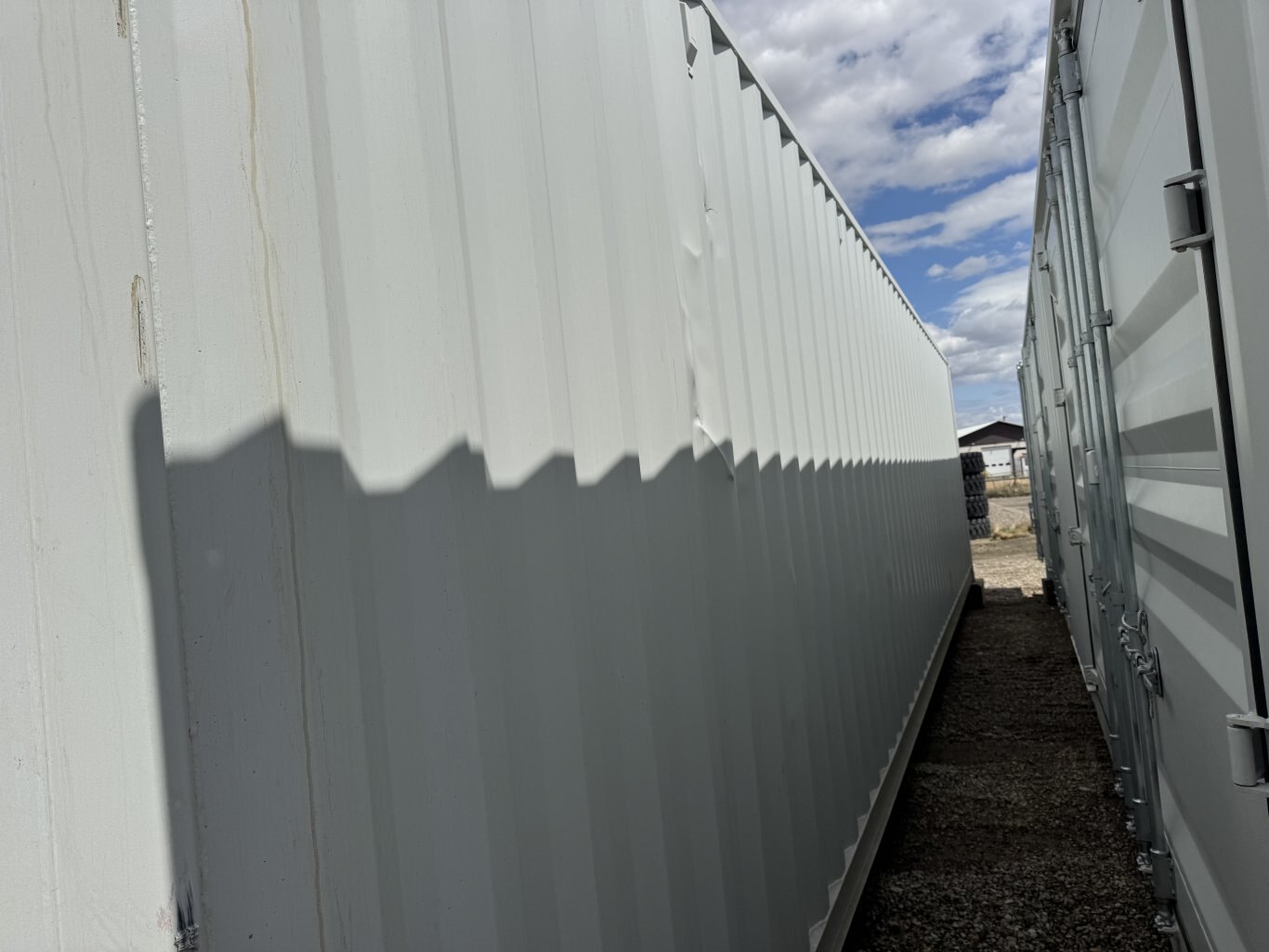 40 ft. seacan 1 front and 2 large side doors 1 trip #10548 JPH