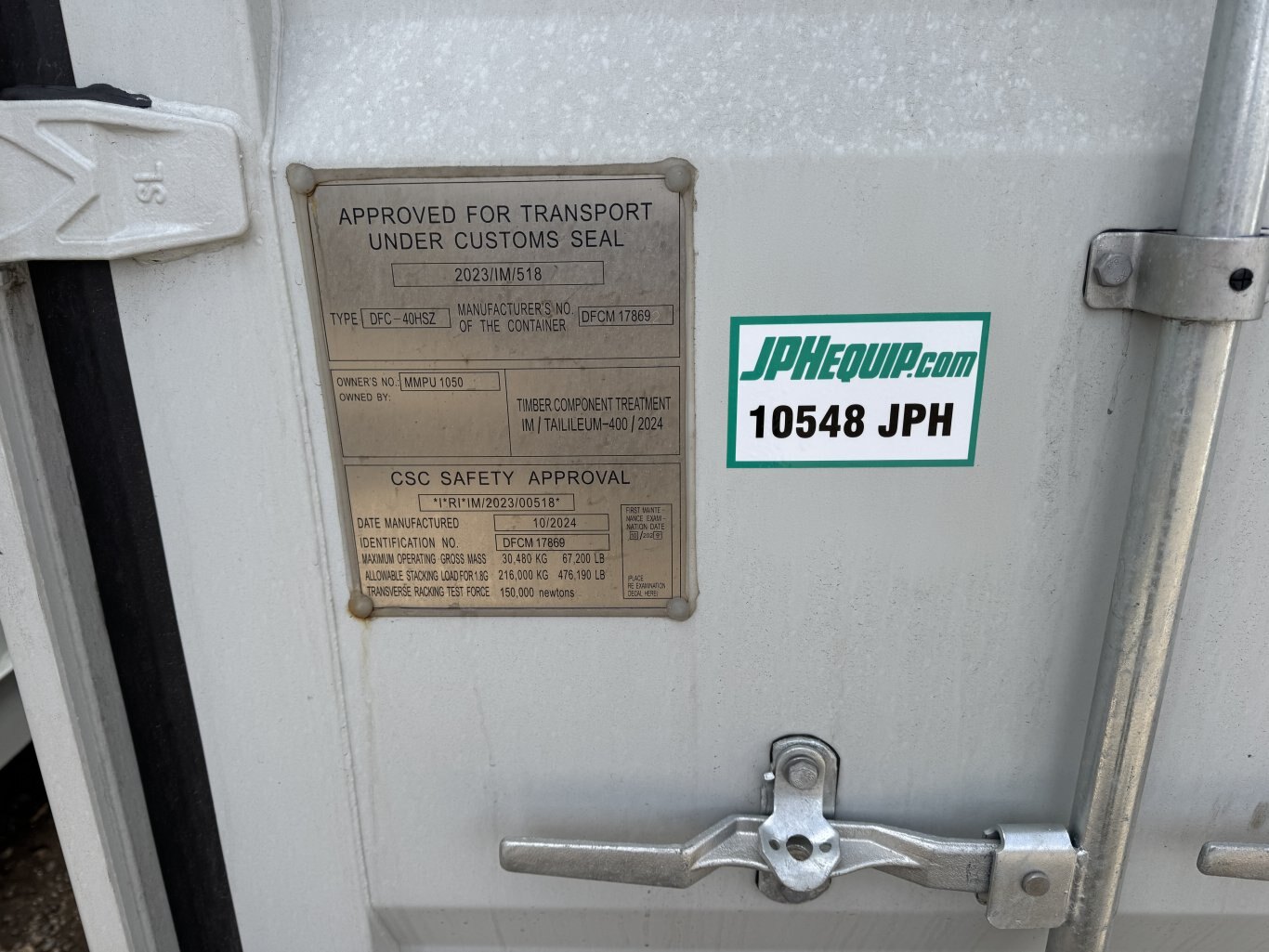 40 ft. seacan 1 front and 2 large side doors 1 trip #10548 JPH