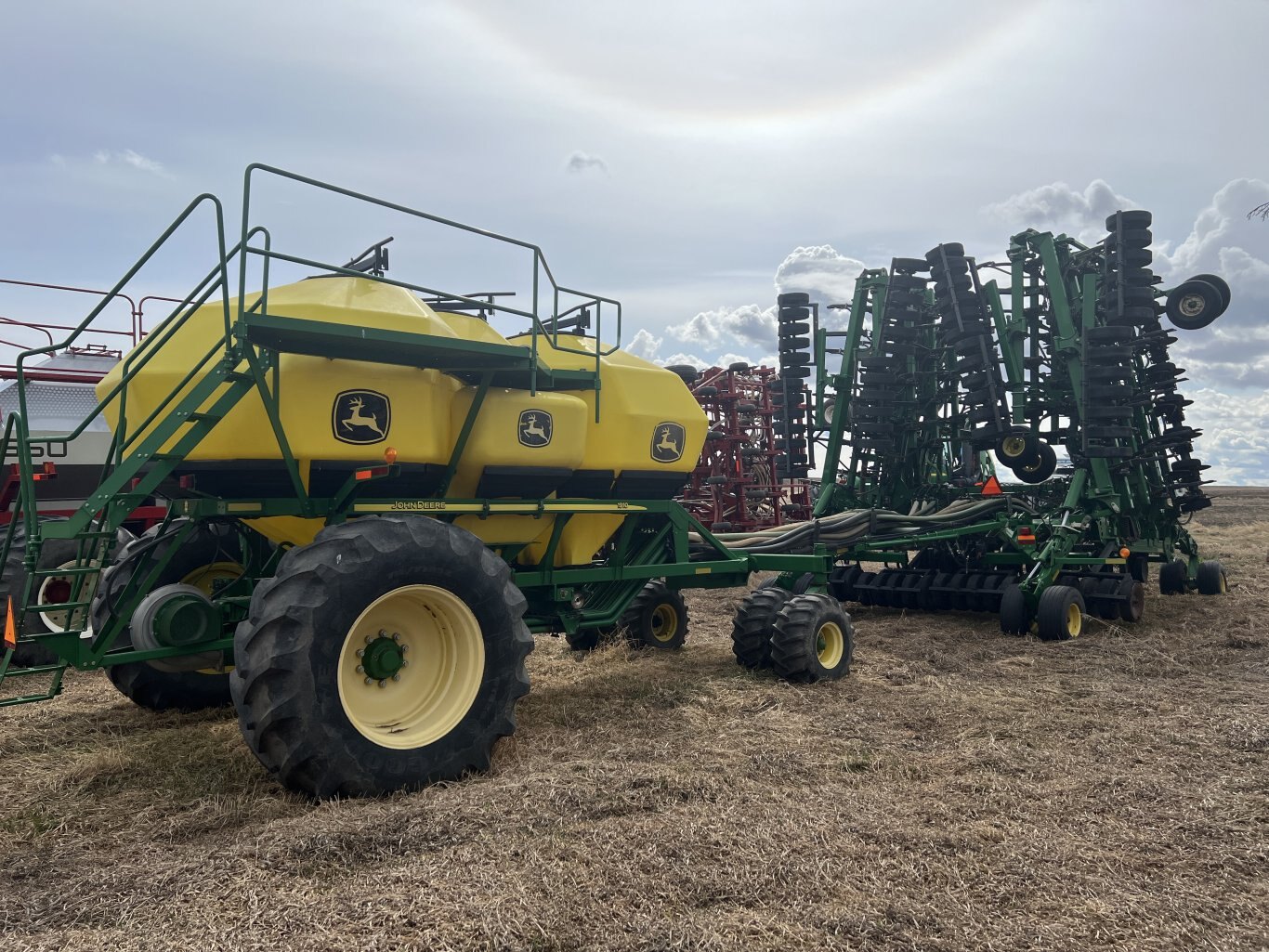 2009 John Deere 1835 Air Seeder 60ft & John Deere 1910 Cart #9764 BP