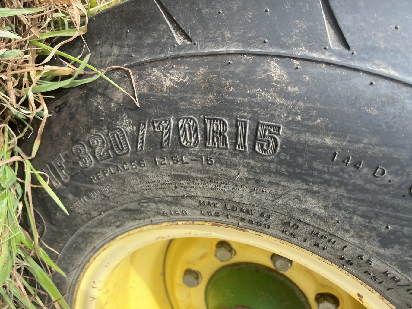 2009 John Deere 1835 Air Seeder 60ft & John Deere 1910 Cart #9764 BP