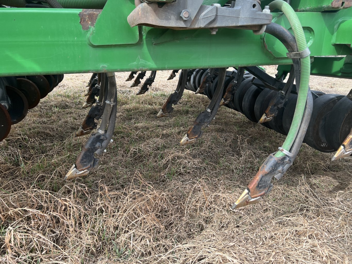 2009 John Deere 1835 Air Seeder 60ft & John Deere 1910 Cart #9764 BP