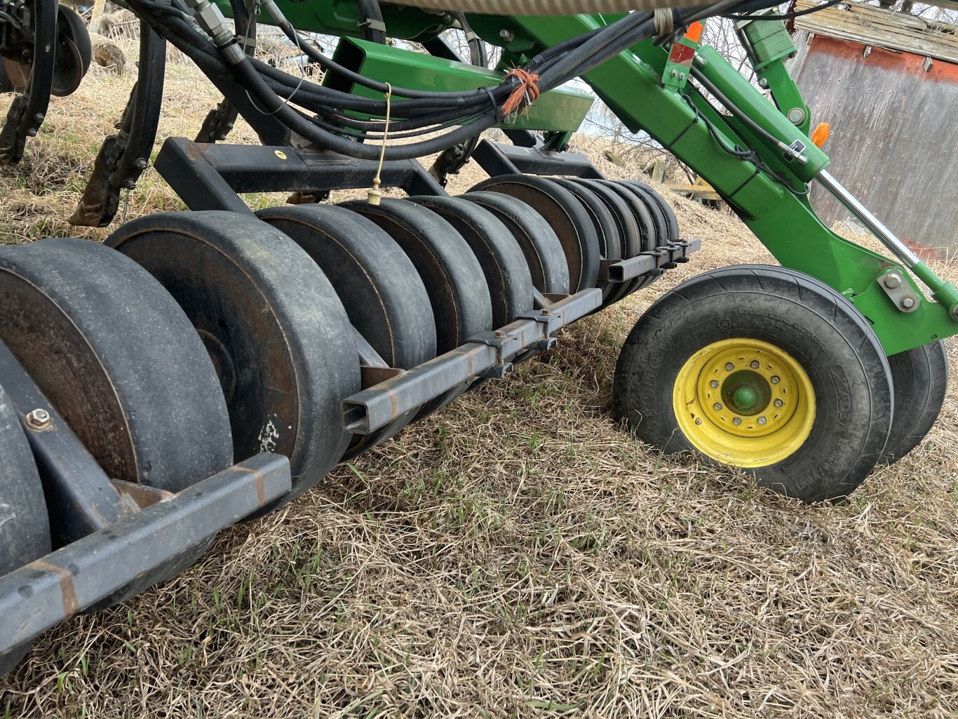 2009 John Deere 1835 Air Seeder 60ft & John Deere 1910 Cart #9764 BP