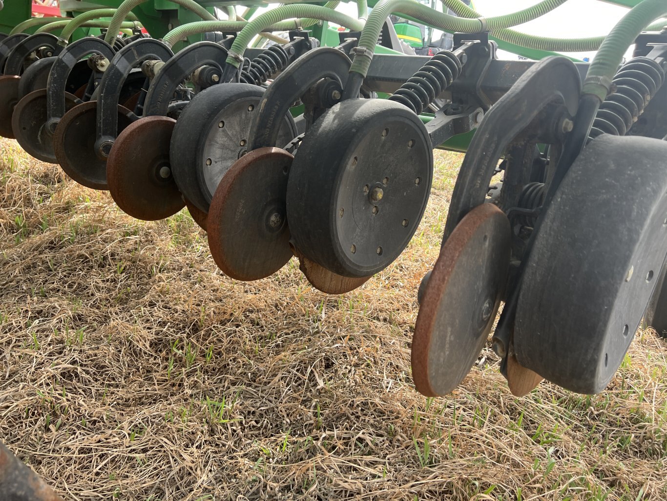 2009 John Deere 1835 Air Seeder 60ft & John Deere 1910 Cart #9764 BP