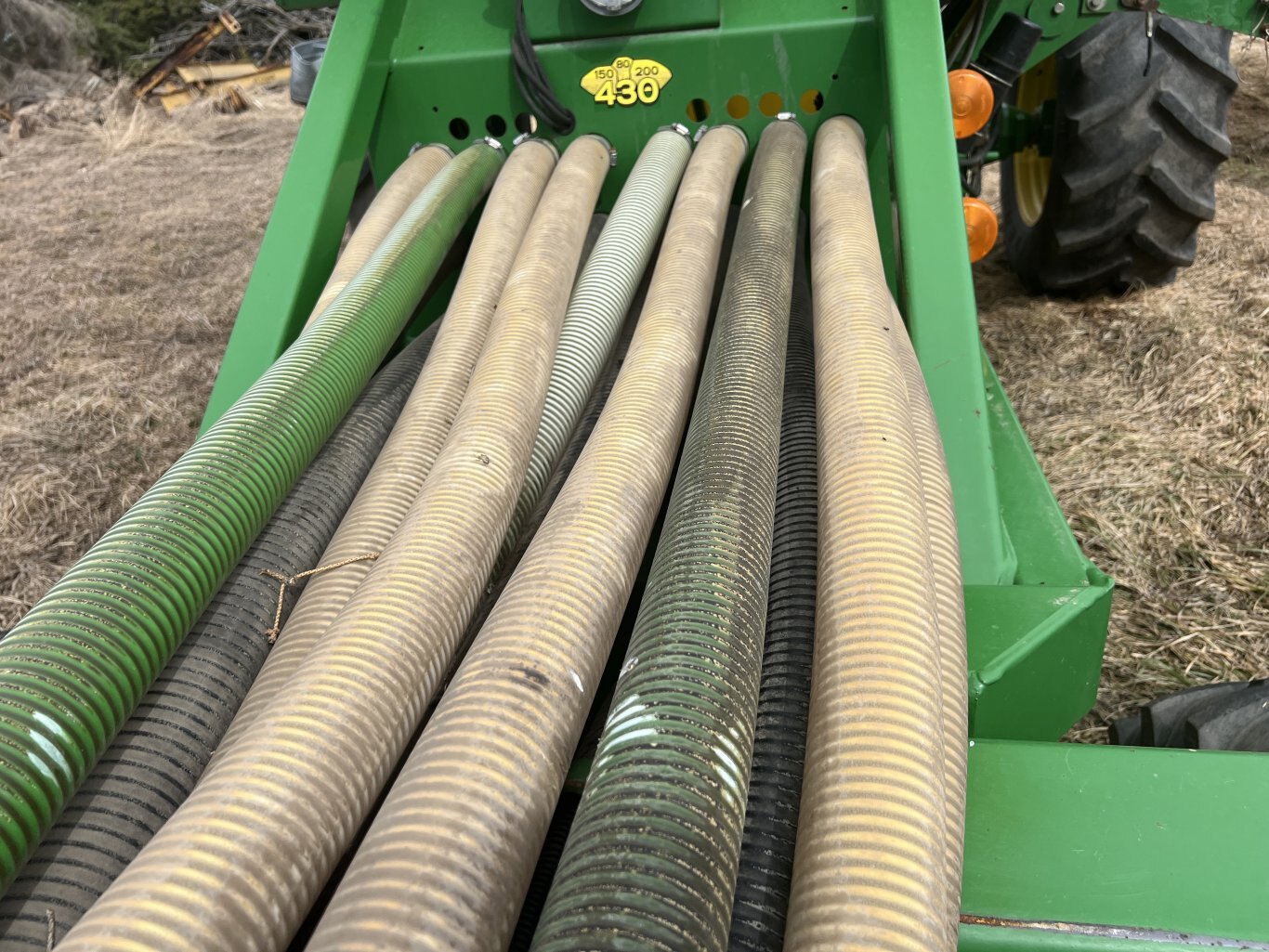 2009 John Deere 1835 Air Seeder 60ft & John Deere 1910 Cart #9764 BP