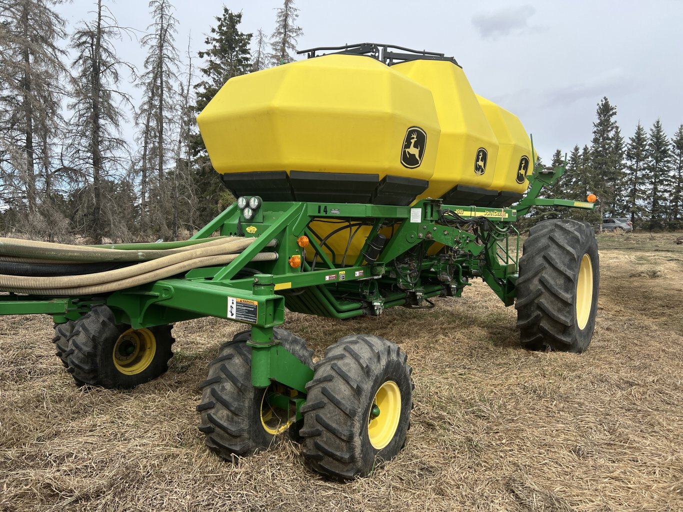 2009 John Deere 1835 Air Seeder 60ft & John Deere 1910 Cart #9764 BP