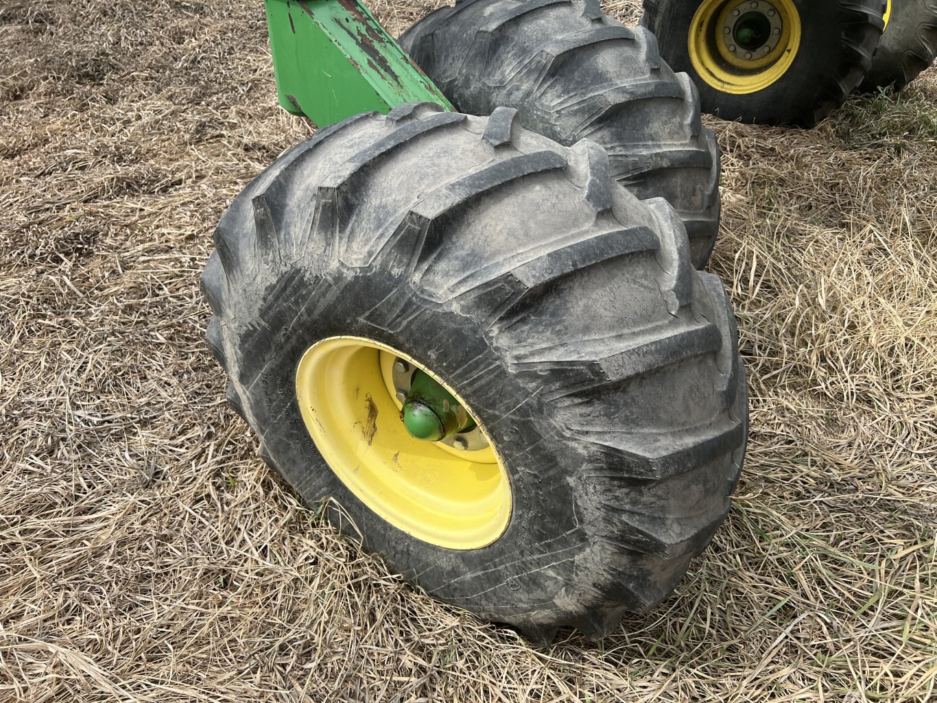 2009 John Deere 1835 Air Seeder 60ft & John Deere 1910 Cart #9764 BP