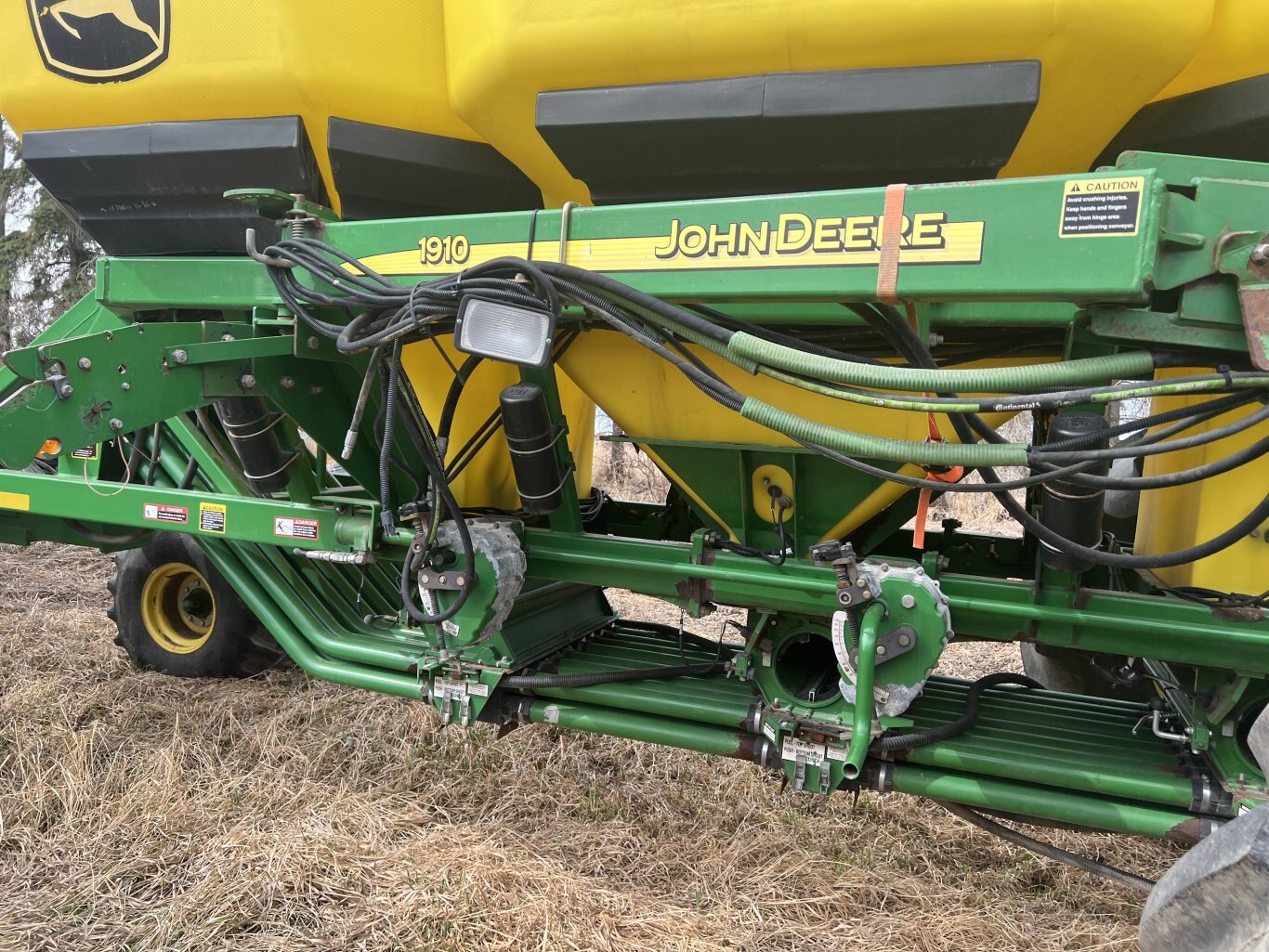 2009 John Deere 1835 Air Seeder 60ft & John Deere 1910 Cart #9764 BP