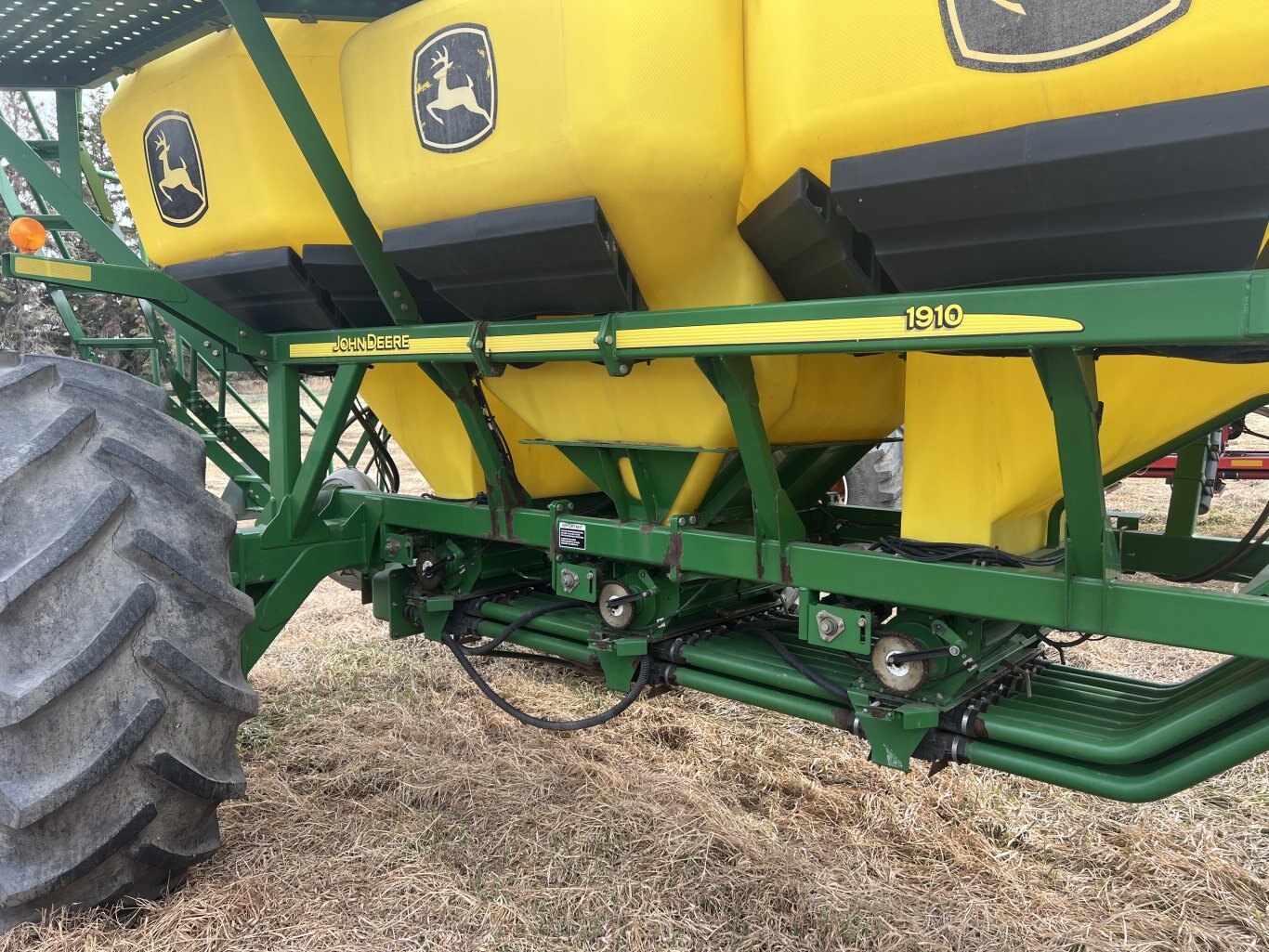 2009 John Deere 1835 Air Seeder 60ft & John Deere 1910 Cart #9764 BP