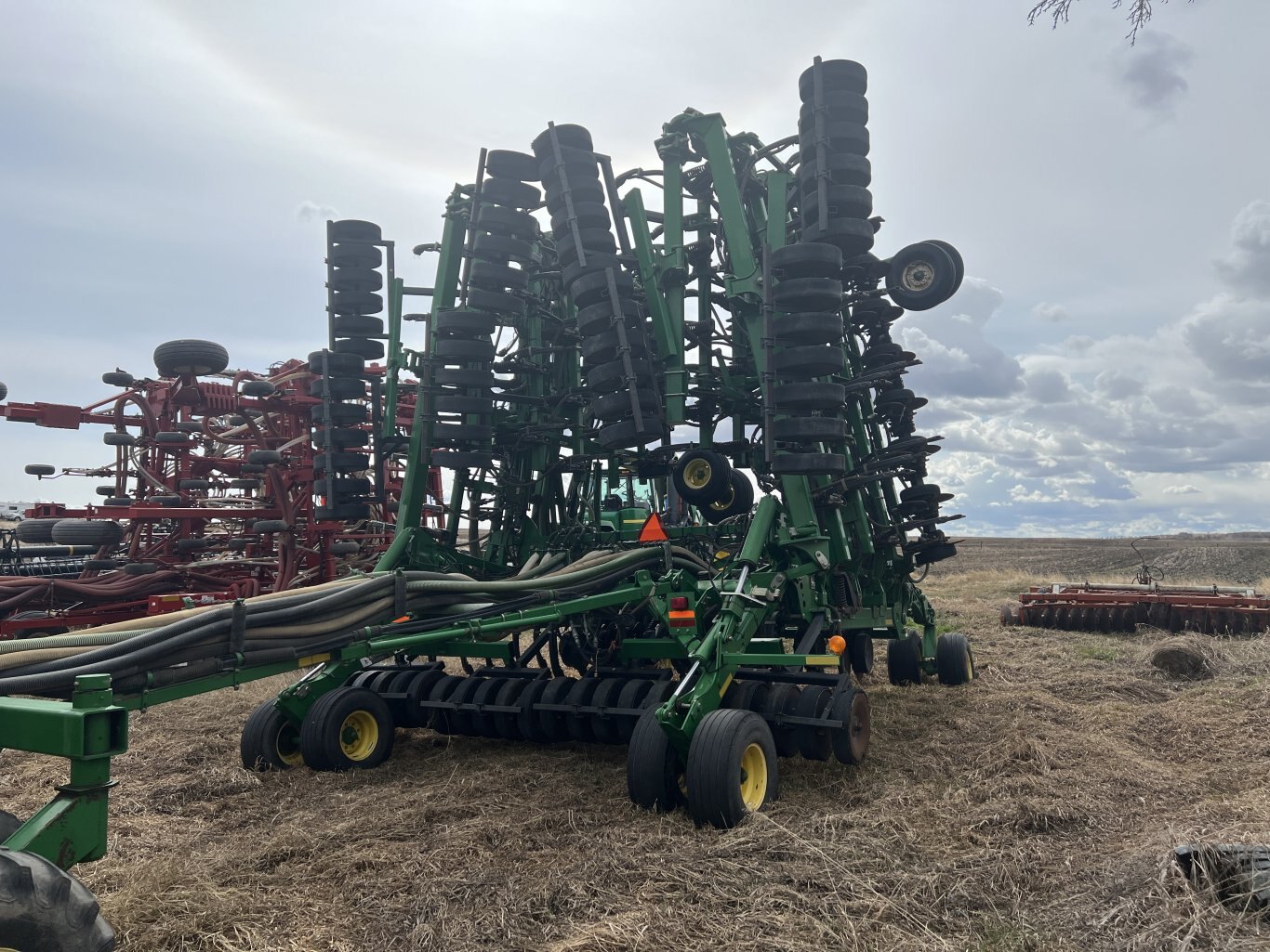 2009 John Deere 1835 Air Seeder 60ft & John Deere 1910 Cart #9764 BP