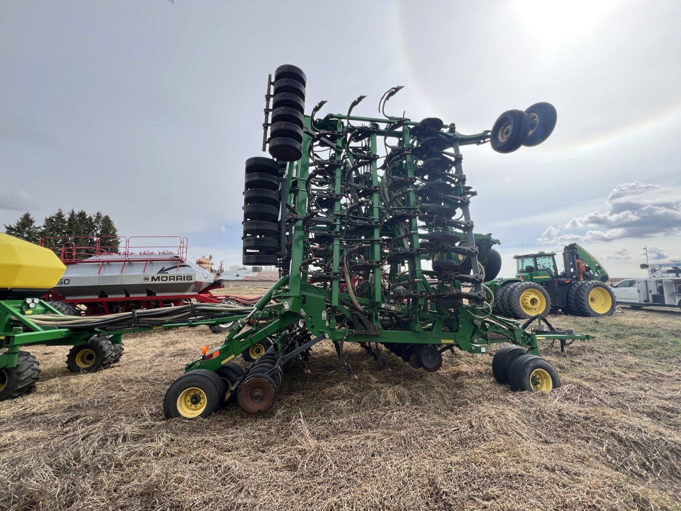 2009 John Deere 1835 Air Seeder 60ft & John Deere 1910 Cart #9764 BP