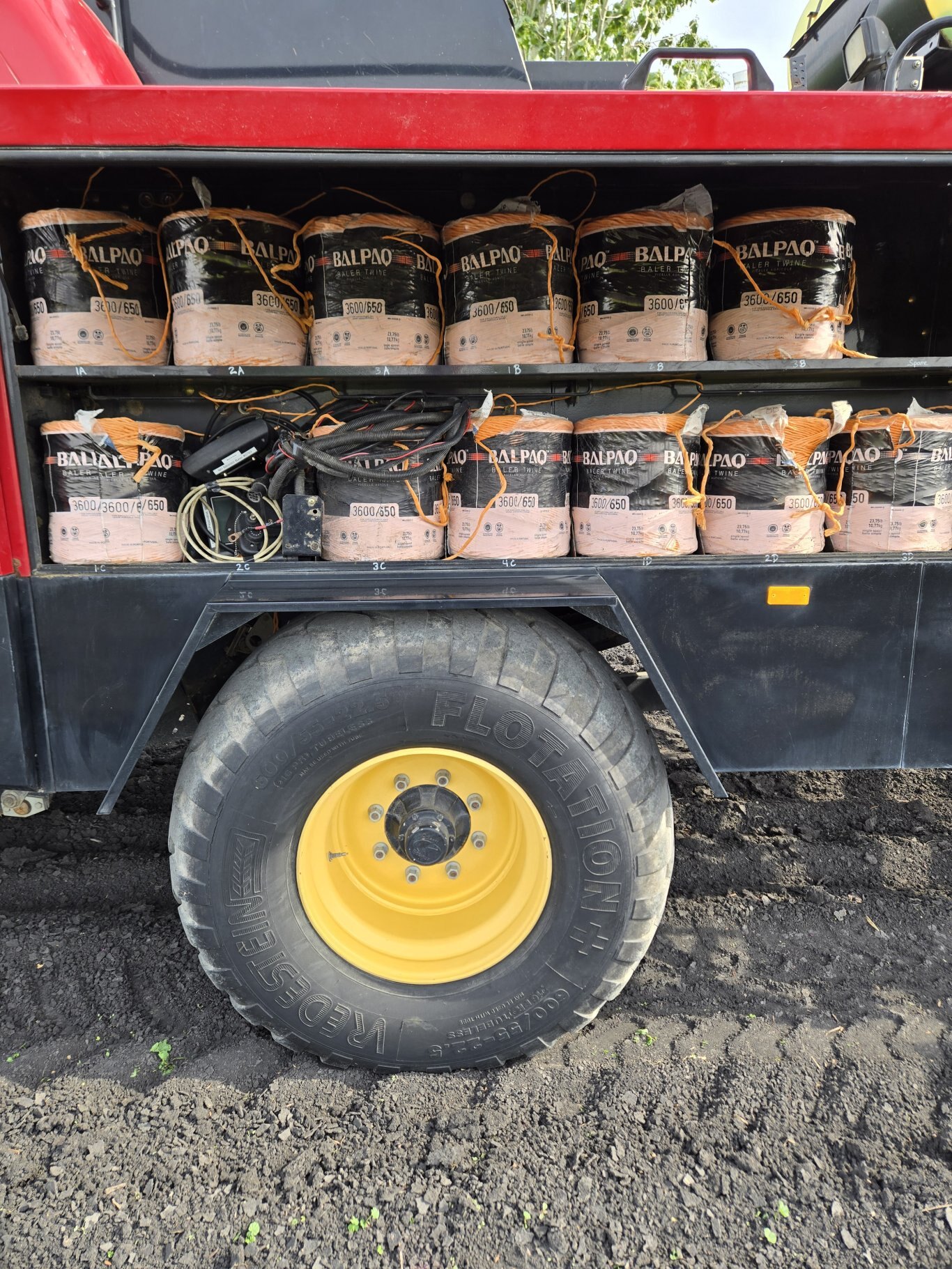 2009 New Holland BB9060 P 3x3 Baler #9835 JP