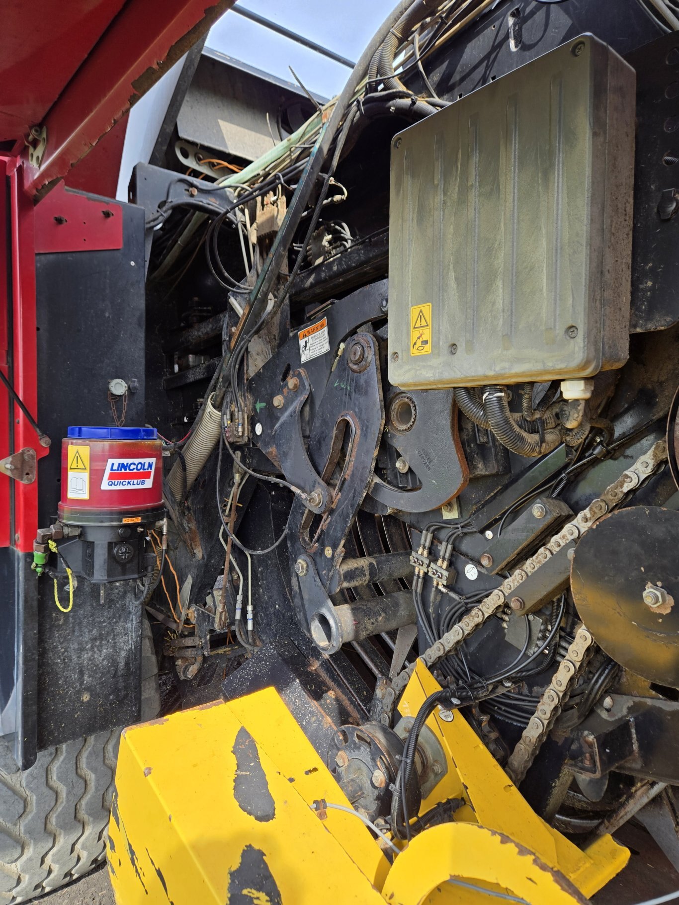 2009 New Holland BB9060 P 3x3 Baler #9835 JP