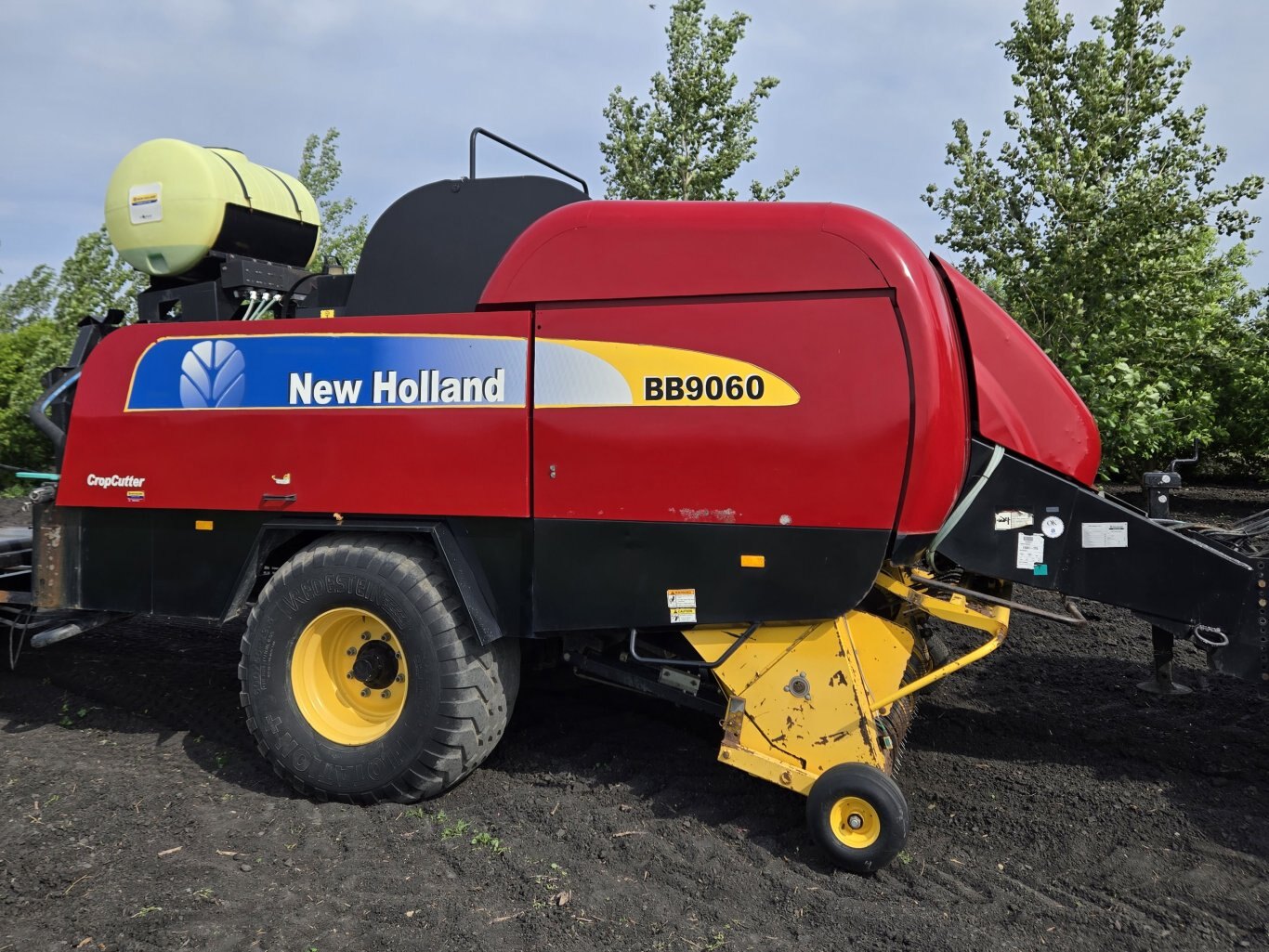 2009 New Holland BB9060 P 3x3 Baler #9835 JP