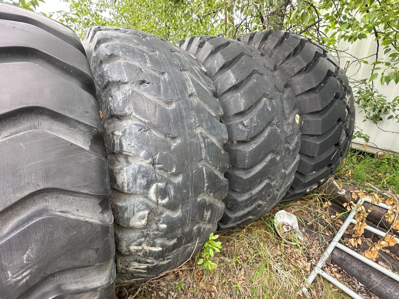 Scraper Tires 2New/2Used #9853 DP