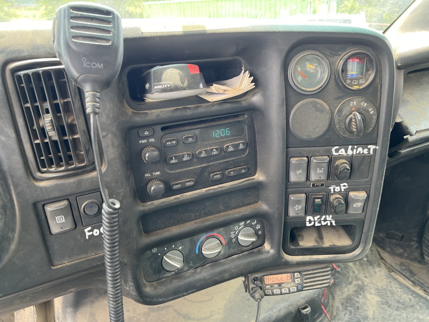 2007 GMC C5500 Service Truck with Hiab 077 BS 3 Knuckle Boom • 4X4 Mechanic Truck #9902 BP