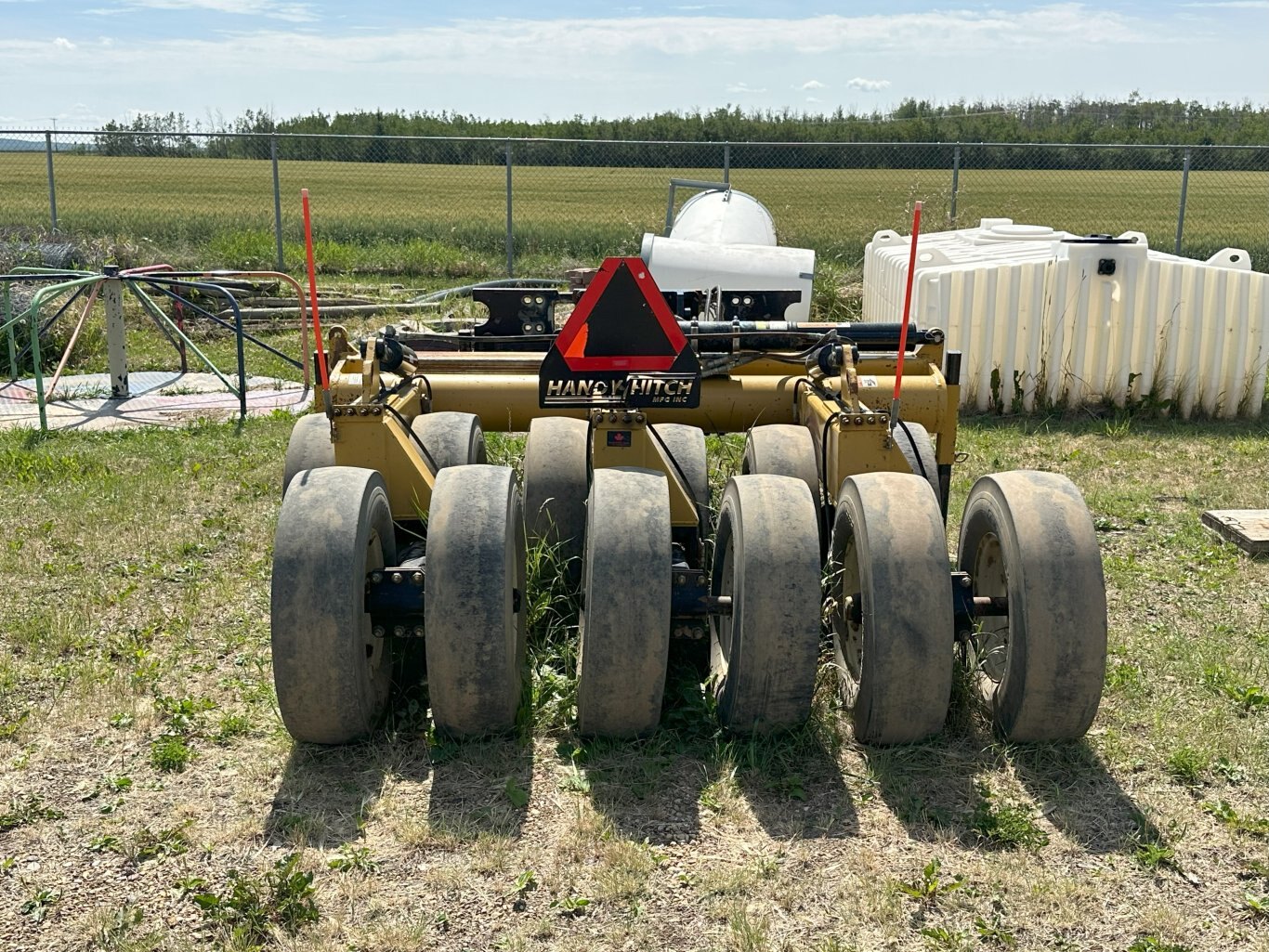 2020 Handy Hitch 12 Wheel Pull Behind Compactor #9908 DP