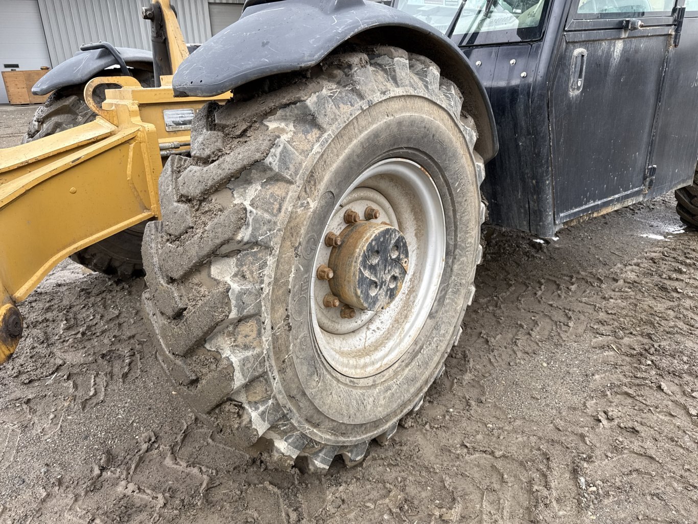 2014 CAT TL1055C Telehandler with Forks and Bucket #9955 JA