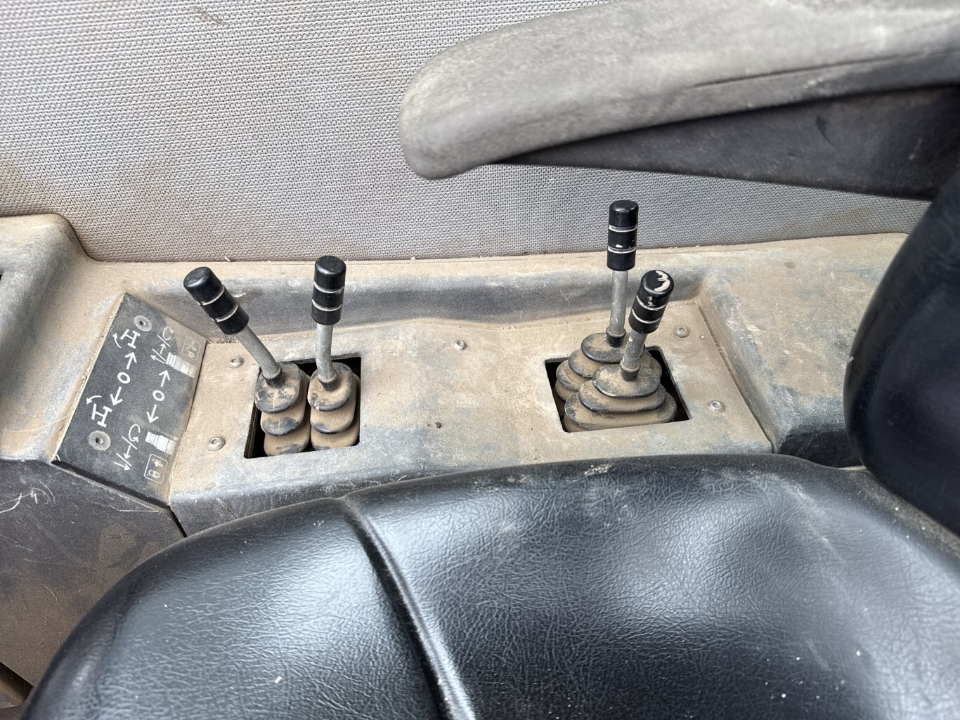 2014 CAT TL1055C Telehandler with Forks and Bucket #9955 JA