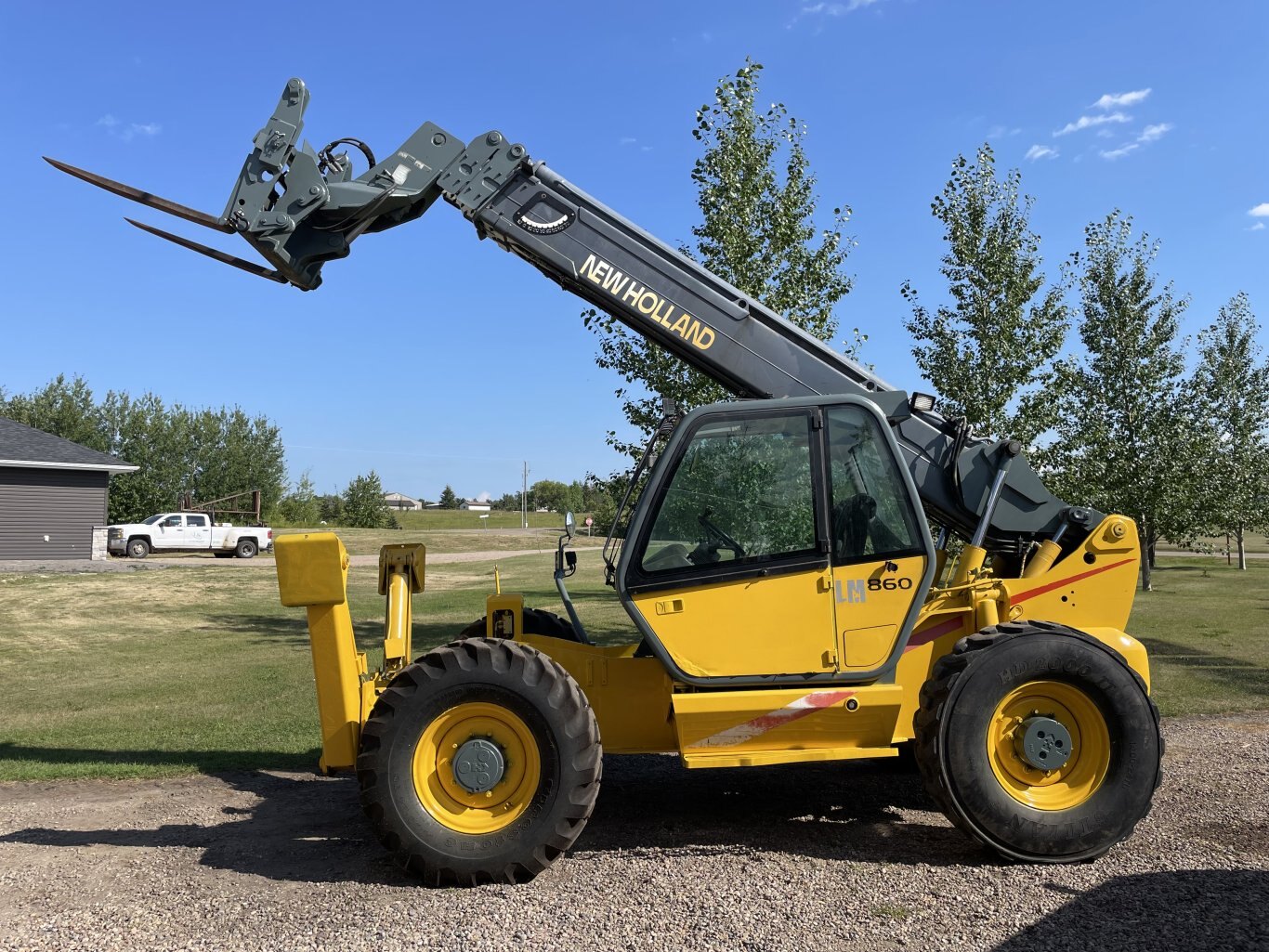 2000 New Holland LM860 8,000 lb Telehandler with 55 of Reach #11027 JA
