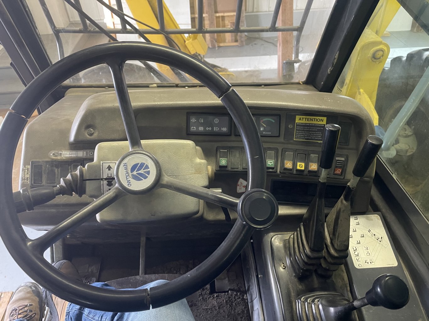 2000 New Holland LM860 8,000 lb Telehandler with 55 of Reach #11027 JA