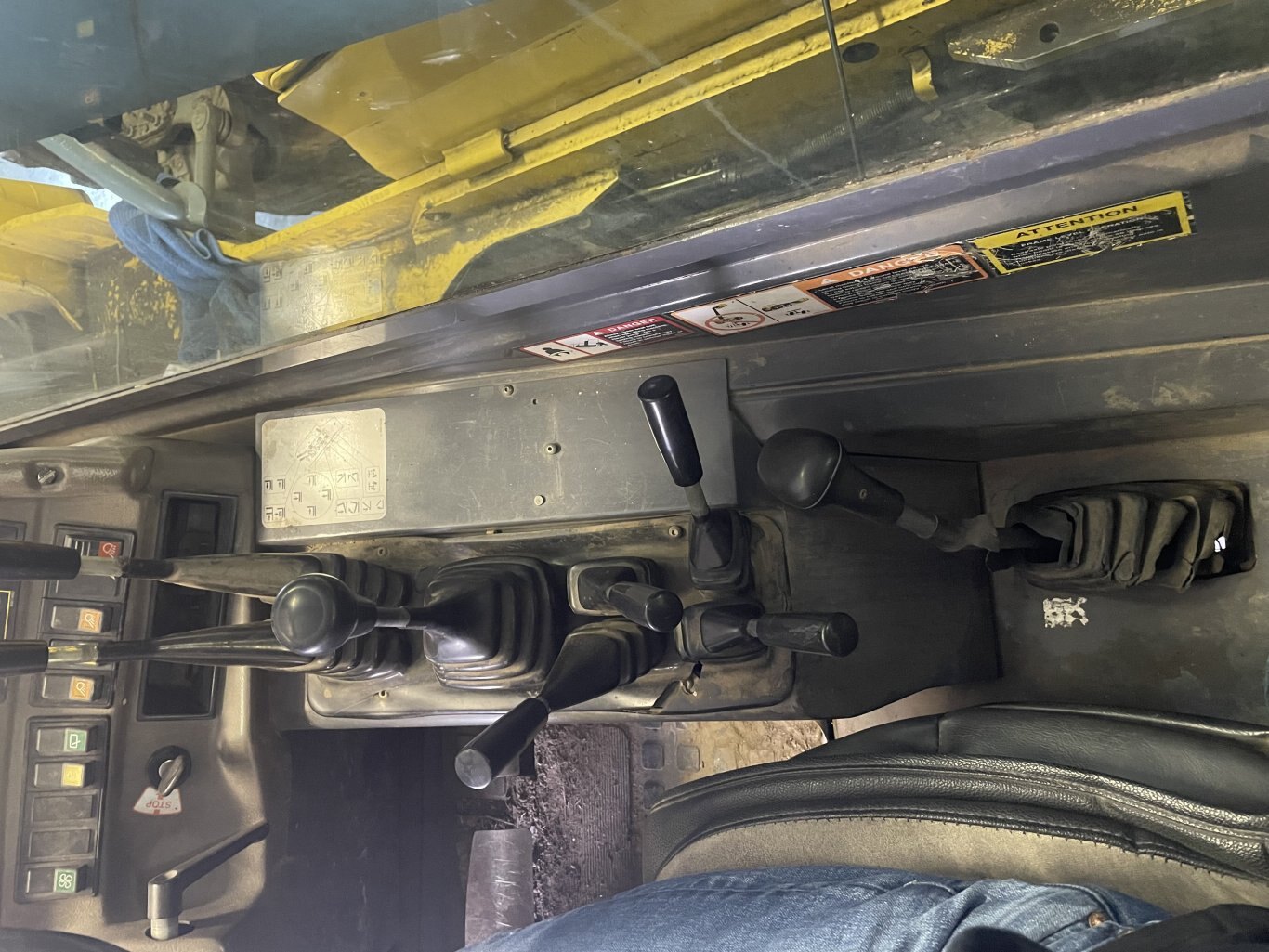 2000 New Holland LM860 8,000 lb Telehandler with 55 of Reach #11027 JA