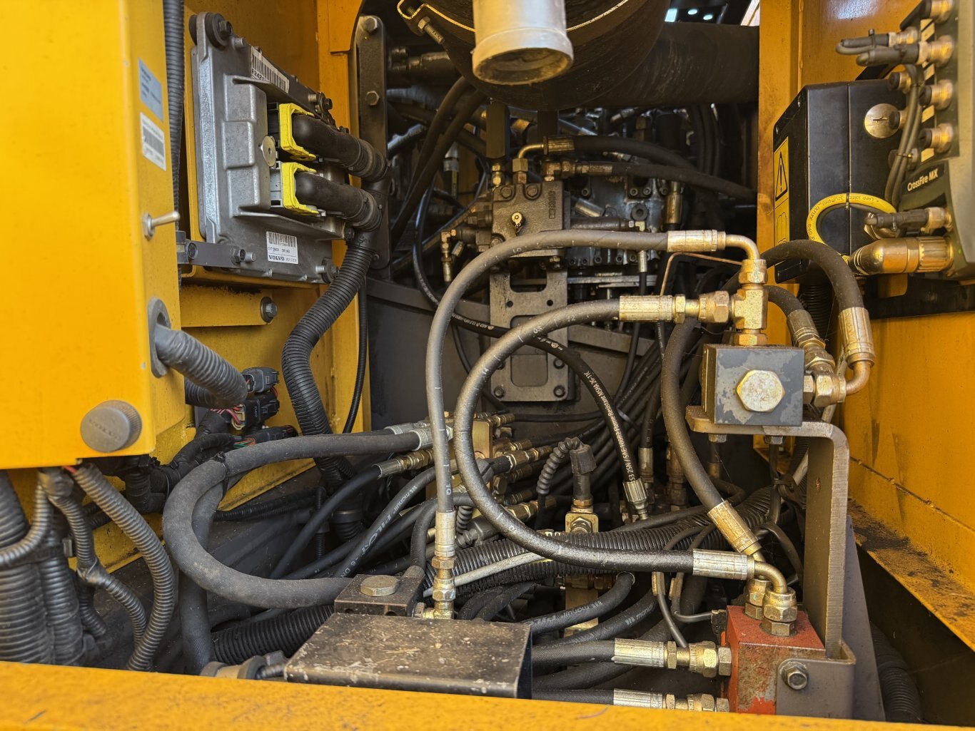 2012 Volvo FC2421C Processor with Drop in Engine (4,000 hours) #11096 JA