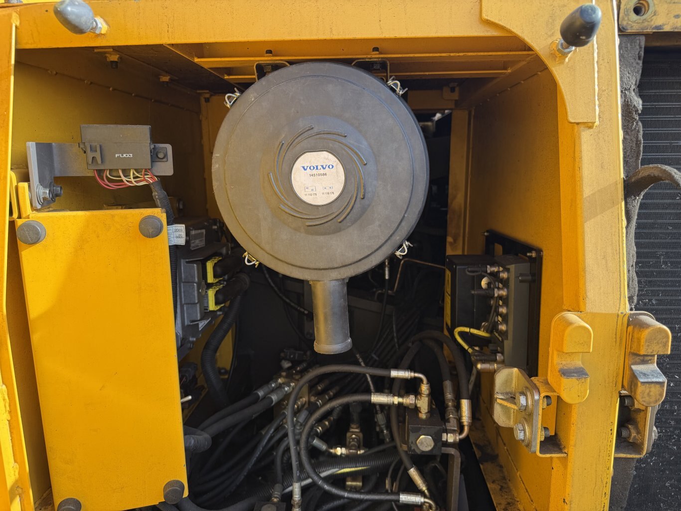 2012 Volvo FC2421C Processor with Drop in Engine (4,000 hours) #11096 JA