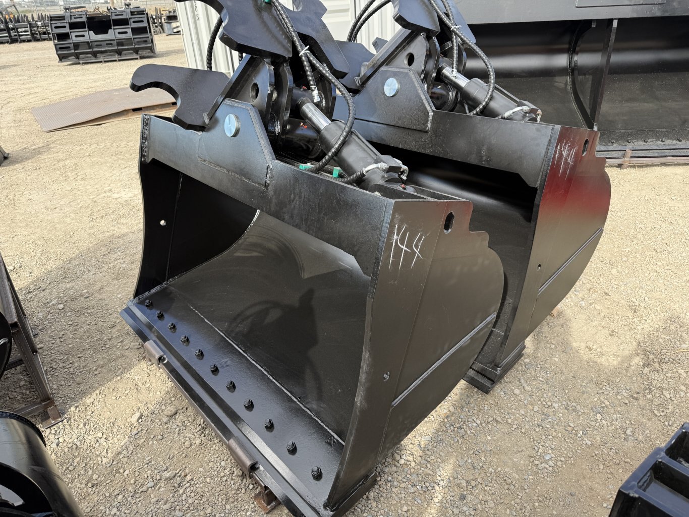 200 Series twist bucket 72 excavator dual Hydraulic Tilt #E250BT72 JPH