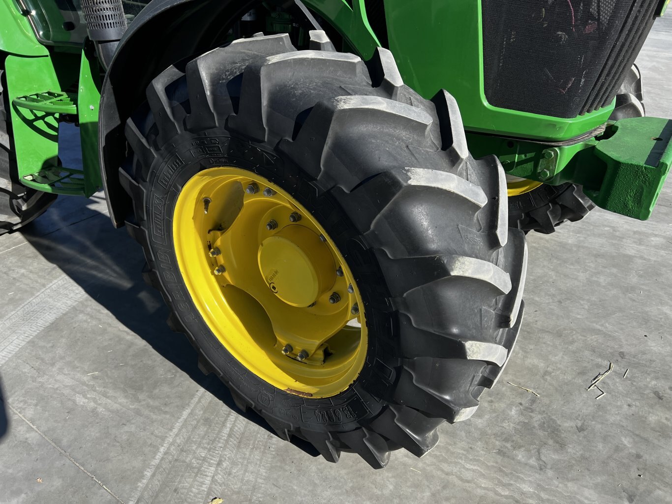 2016 John Deere 5100M Tractor #11121 BP