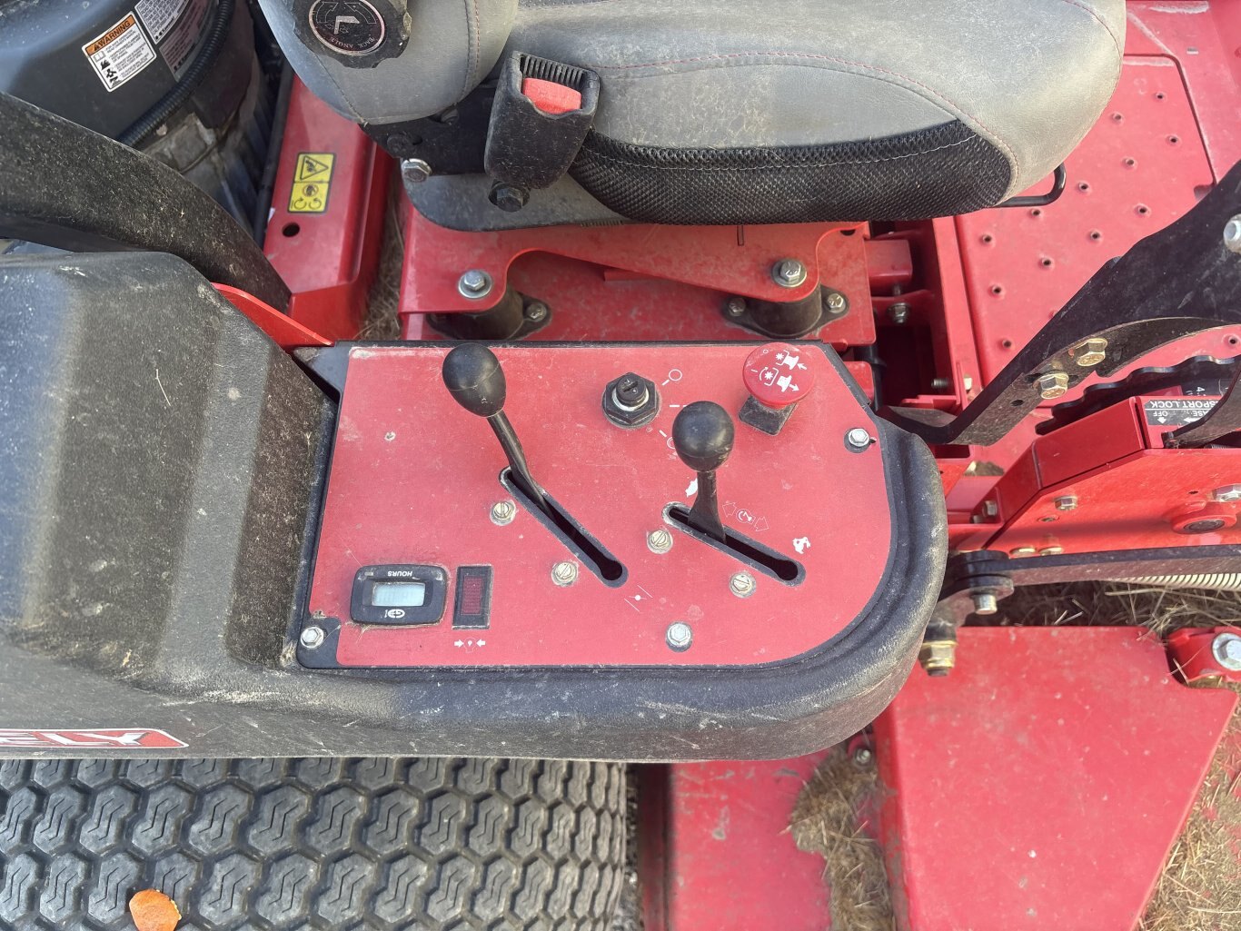 2014 Gravely Pro Turn 472 Mower #11147 AS