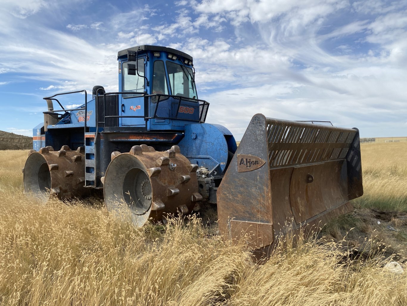 2012 AL JON 500 Advantage Compactor with 15ft Front Blade • AL JON 500 Compactor • Al Jon ADV 500 Landfill Compactor #11253 BP LOT #5904