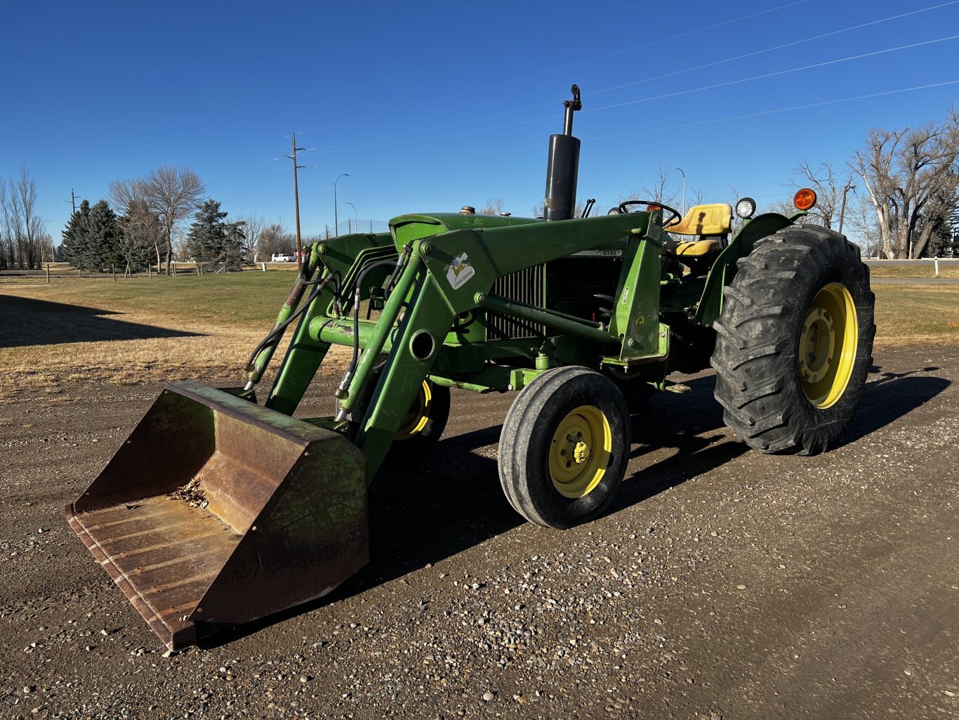 1975 John Deere 2130 Tractor with Loader • John Deere 2130B Tractor 2WD #11252 BP