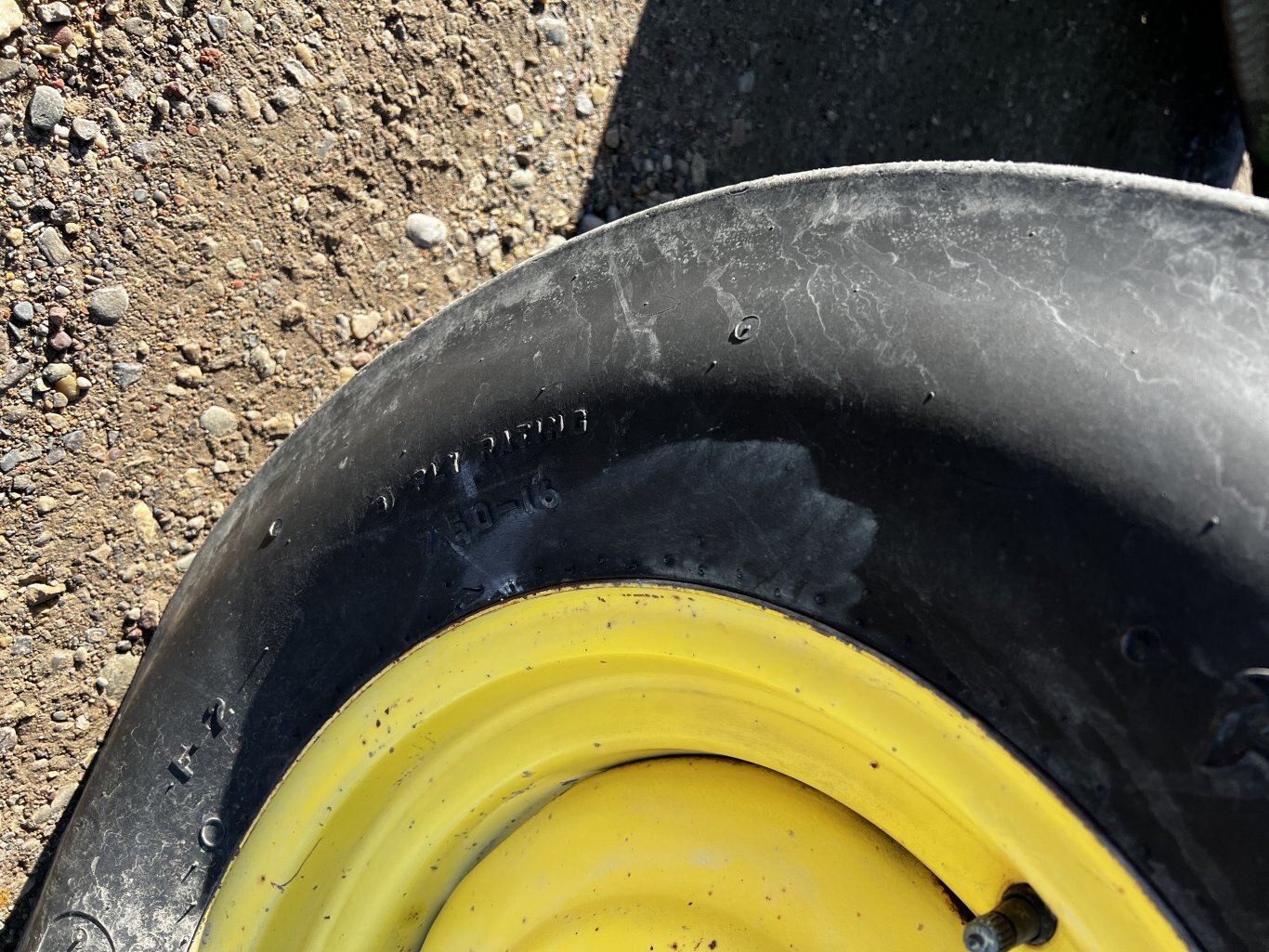 1975 John Deere 2130 Tractor with Loader • John Deere 2130B Tractor 2WD #11252 BP