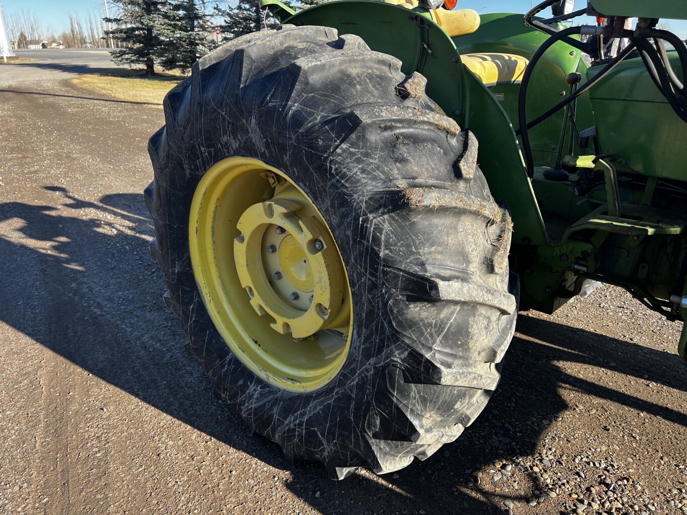 1975 John Deere 2130 Tractor with Loader • John Deere 2130B Tractor 2WD #11252 BP