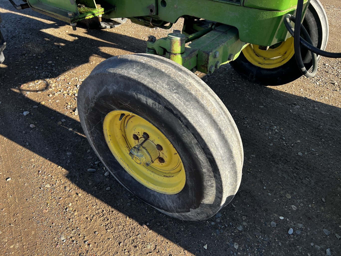 1975 John Deere 2130 Tractor with Loader • John Deere 2130B Tractor 2WD #11252 BP