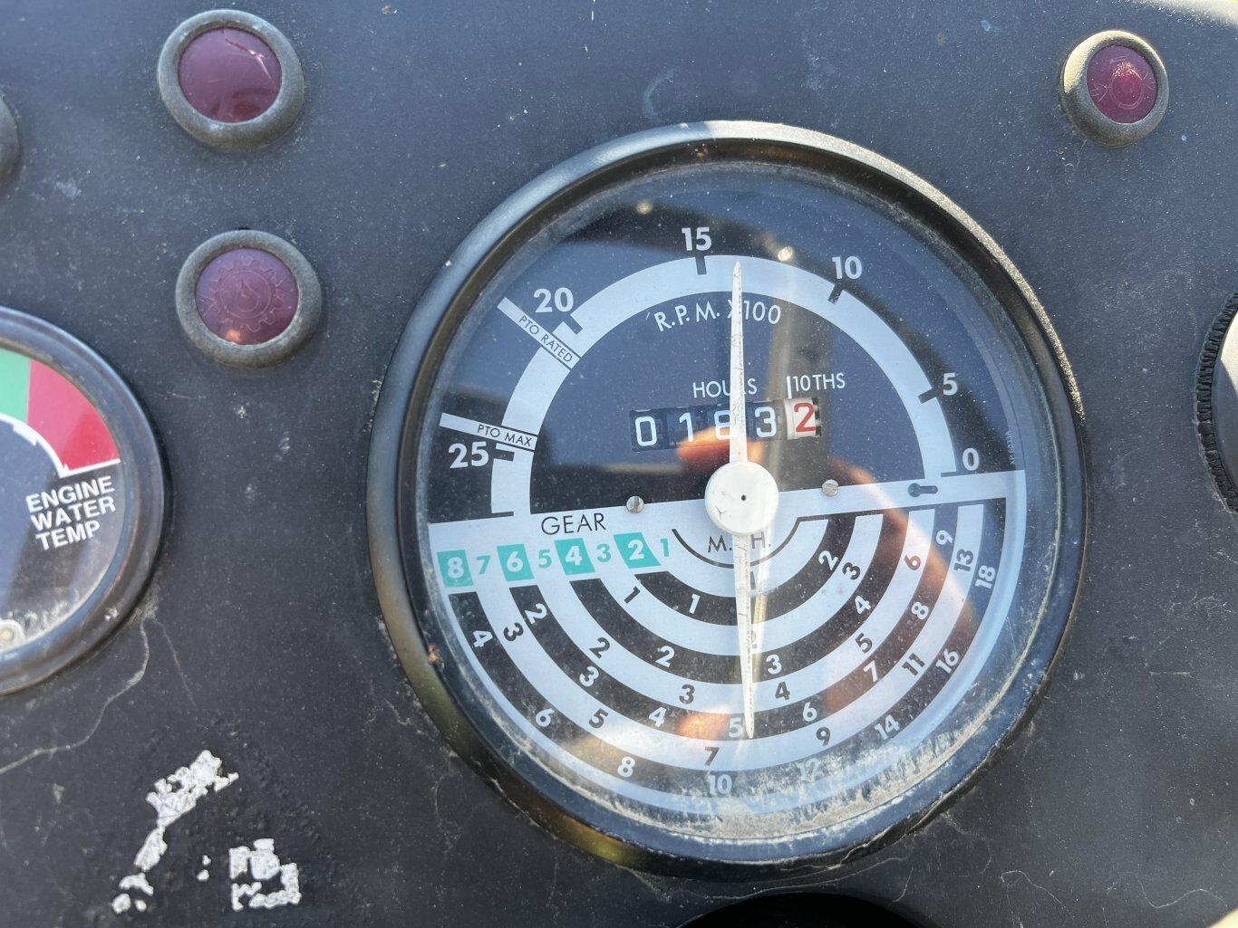 1975 John Deere 2130 Tractor with Loader • John Deere 2130B Tractor 2WD #11252 BP