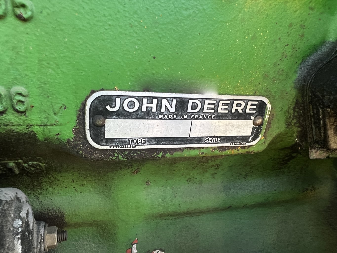 1975 John Deere 2130 Tractor with Loader • John Deere 2130B Tractor 2WD #11252 BP