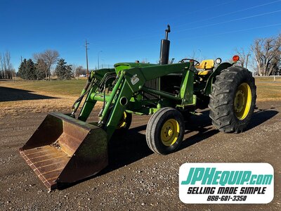 1975 John Deere 2130 Tractor with Loader • John Deere 2130B Tractor 2WD #11252 BP