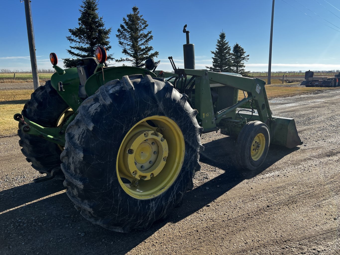 1975 John Deere 2130 Tractor with Loader • John Deere 2130B Tractor 2WD #11252 BP
